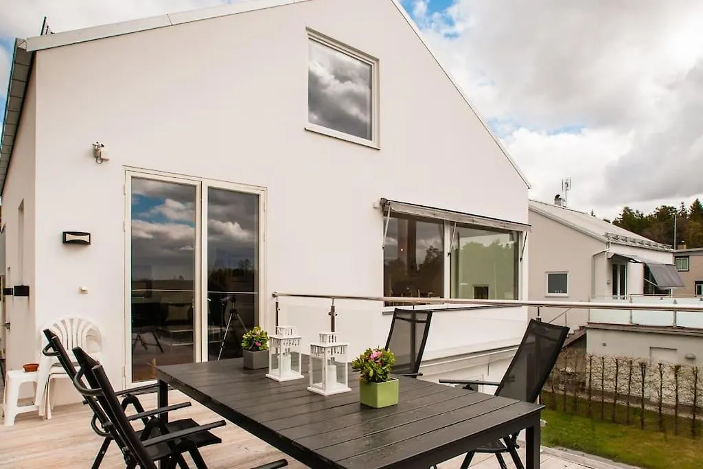 Stockholm - Villa With Pool & Sauna